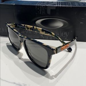 OAKLEY Eric Koston Frogskins LX.
